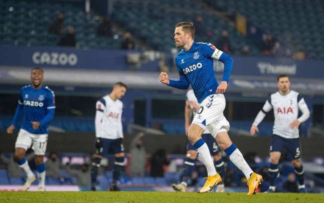 领球队赢得 领球队赢得